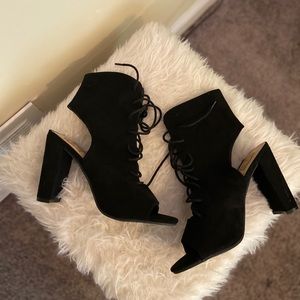 Lace up Open toe booties